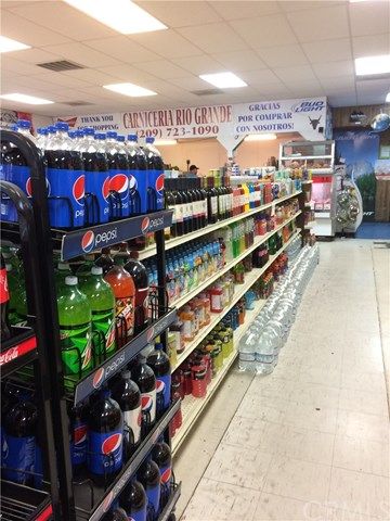 1220 W 9th St, Merced, CA 95341
